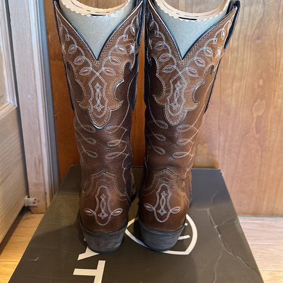 Ariat Western Boots only worn 2x for brief periods! - Picture 7 of 7